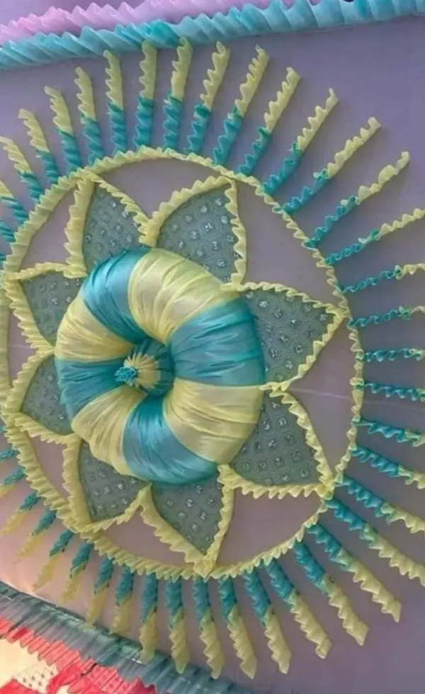 Ceiling centrepieces