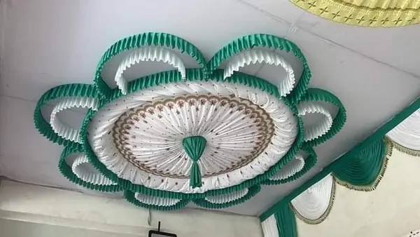 Scalloped centrepiece, green and white